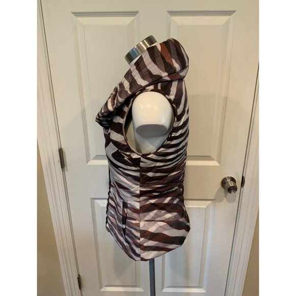 Elie Tahari Tan/Brown Animal Print Puffer Vest W/ 2 Pockets, Size XS (US) - Picture 4 of 6